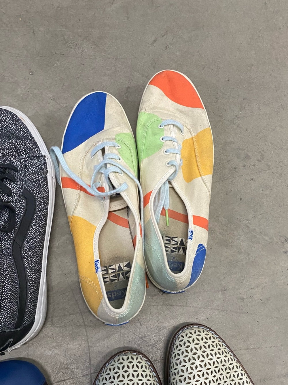 Canvas Low-Top Sneakers in Multicolor - Lightweight Everyday Style